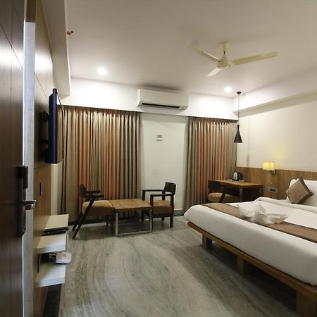 Treebo Seaesta Rk Beach Visakhapatnam Dış mekan fotoğraf